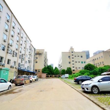 Jinjiang Inn Wuhan Optics Valley Avenue GaoXinEr Road Bagian luar foto
